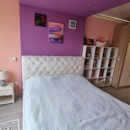 Appartamento Cozy Retreat In Quiet Location Chişinău Esterno foto