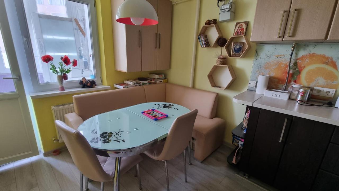 Appartamento Cozy Retreat In Quiet Location Chişinău Esterno foto